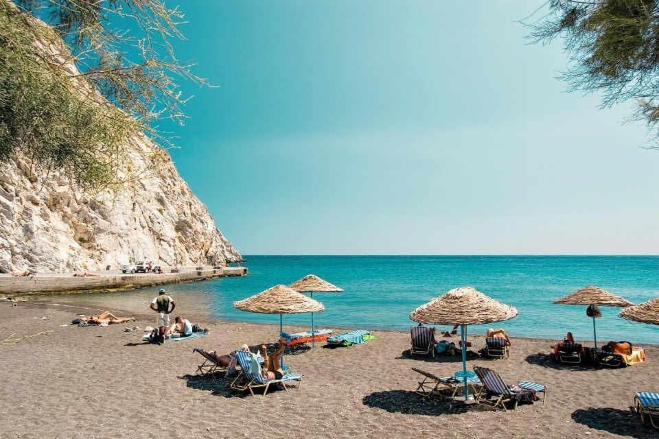 Santorini Seaside Retreat - Flora'S Summer Escape Perissa  Luaran gambar