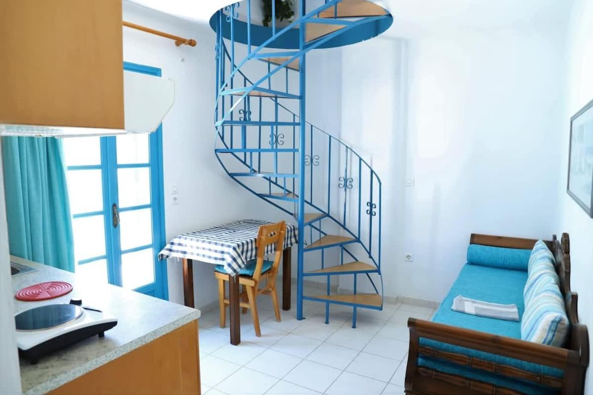 Santorini Seaside Retreat - Flora'S Summer Escape Perissa  Luaran gambar