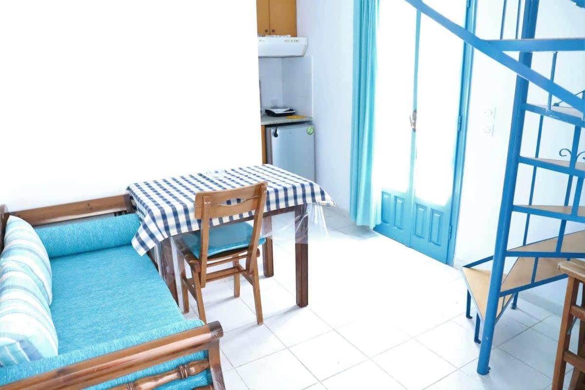 Santorini Seaside Retreat - Flora'S Summer Escape Perissa  Luaran gambar