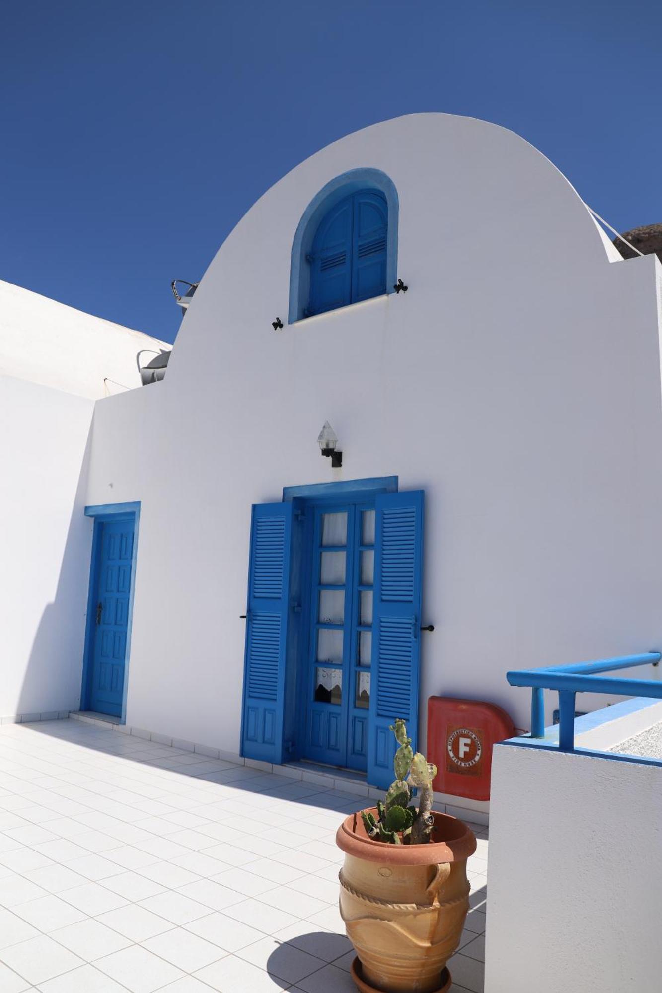Santorini Seaside Retreat - Flora'S Summer Escape Perissa  Luaran gambar